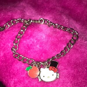 RARE VINTAGE HELLO KITTY NEW YORK TOP HAT APPLE CHARM BRACELET